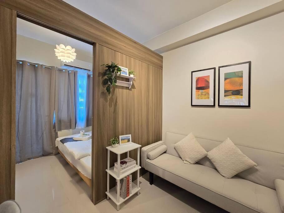 Apartment 1br Unit Condotel W Balcony Fame Residences #fm60 Manila