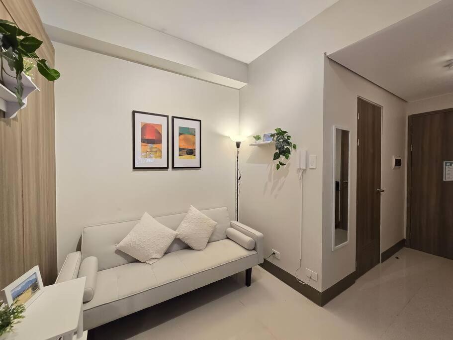 1br Unit Condotel W Balcony Fame Residences #fm60 Apartment Manila