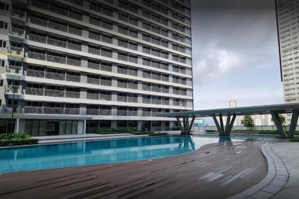 Apartment 1br Unit Condotel W Balcony Fame Residences #fm60