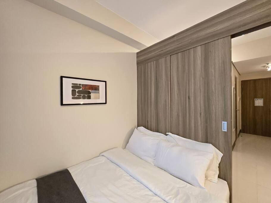 1br Unit Condotel W Balcony Fame Residences #fm60