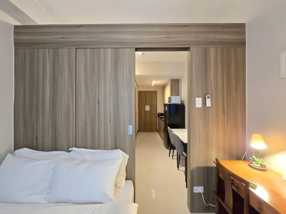 1br Unit Condotel W Balcony Fame Residences #fm60 Apartment Manila