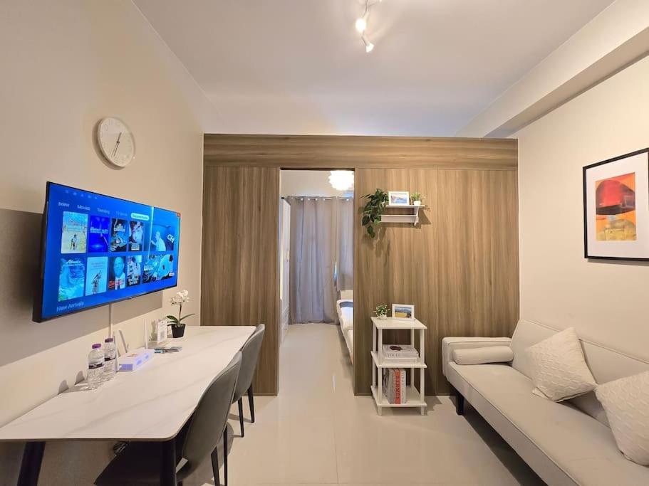 1br Unit Condotel W Balcony Fame Residences #fm60 Manila